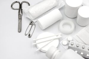 VAT w usługach medycznych – kto musi go naliczać, a kto korzysta ze zwolnienia?