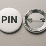 Przypinka pins i przypinka z agrafką – mały detal, wielka moc przekazu